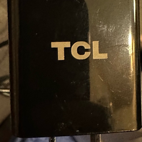 TCL flip phone NEW - Picture 3 of 5